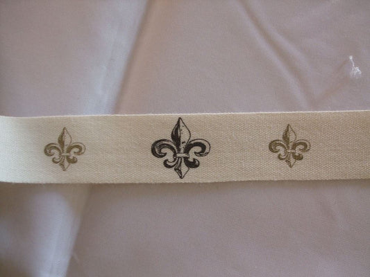 1 Metre of May Arts Vintage Ribbon - 3\4" (20mm) - Fleur De Lys