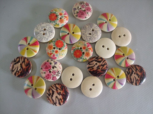 Pack of 20 Round Wooden Buttons - 18mm - Craft Mix