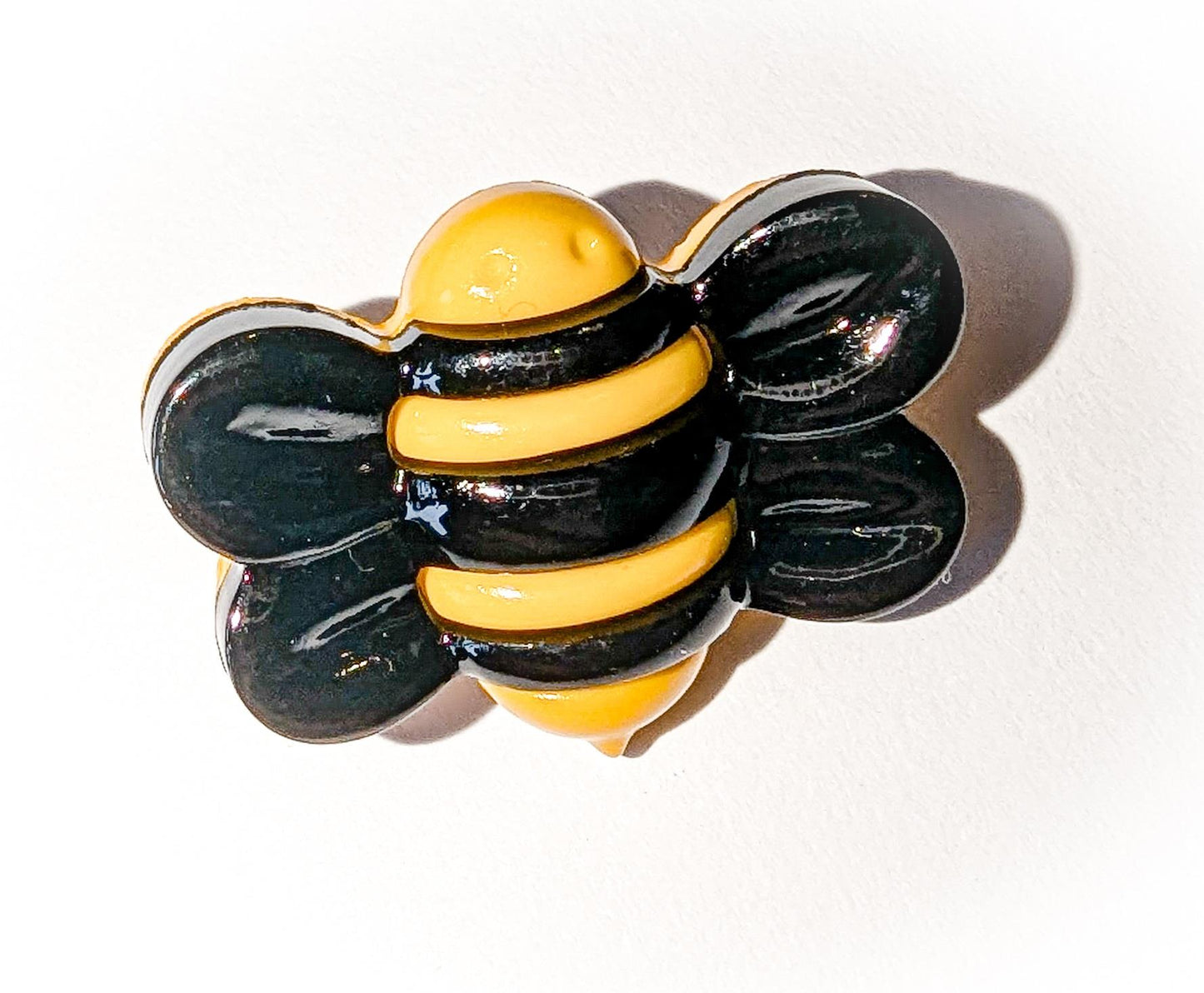 Pack of 5 Large Bee Buttons 25mm x 20mm with shank