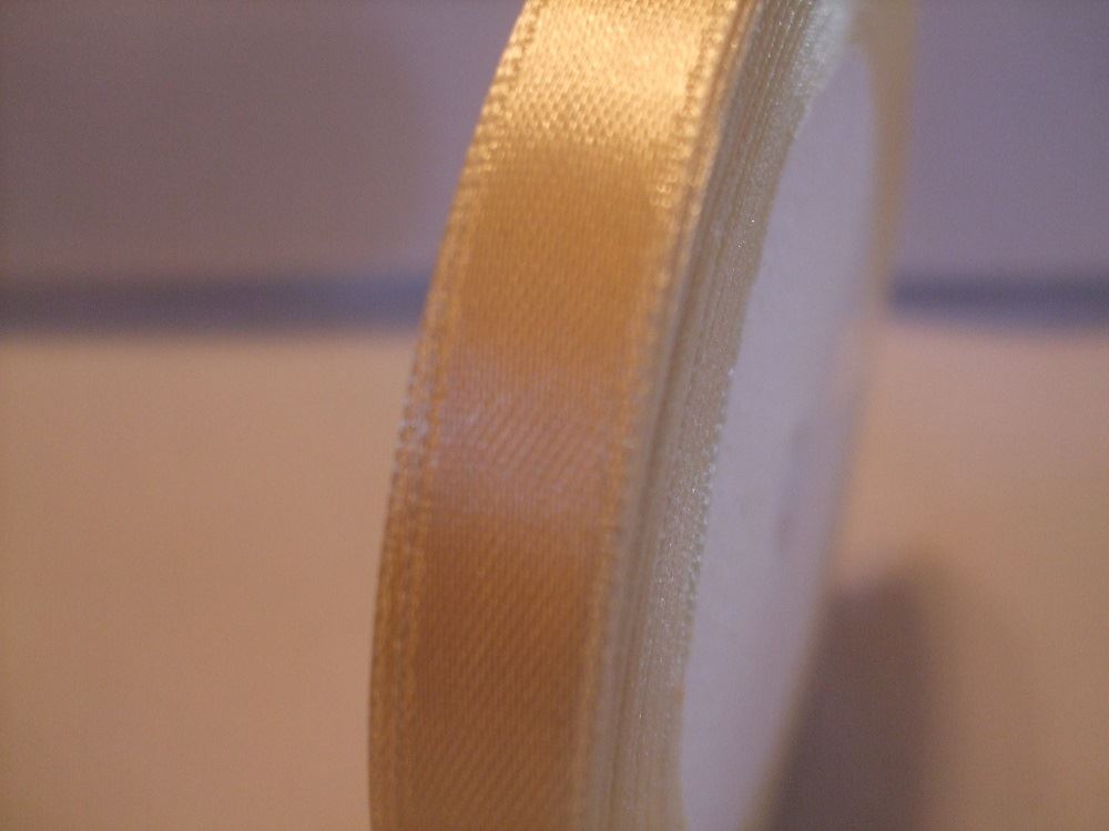 Satin Ribbon Roll - 10mm Wide - 25 Yards (22 Metres) - Pale Yellow