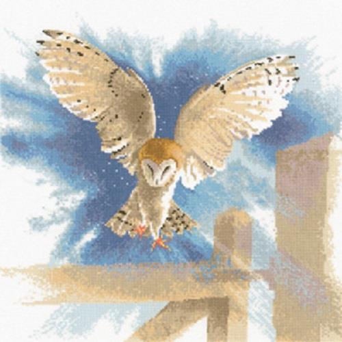 Heritage Crafts Cross Stitch Kit - Owl in Flight (Aida)