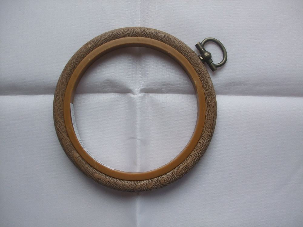 Siesta Woodgrain Effect Round Plastic Flexi Hoops for Embroidery and Cross Stitch